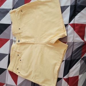 Yellow Levi's shorts